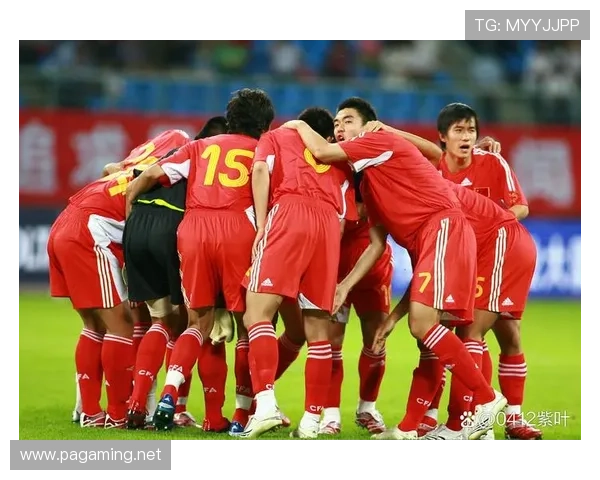 中国足球在照片运动中用一张影像讲述我们的内心起伏与希望和坚持